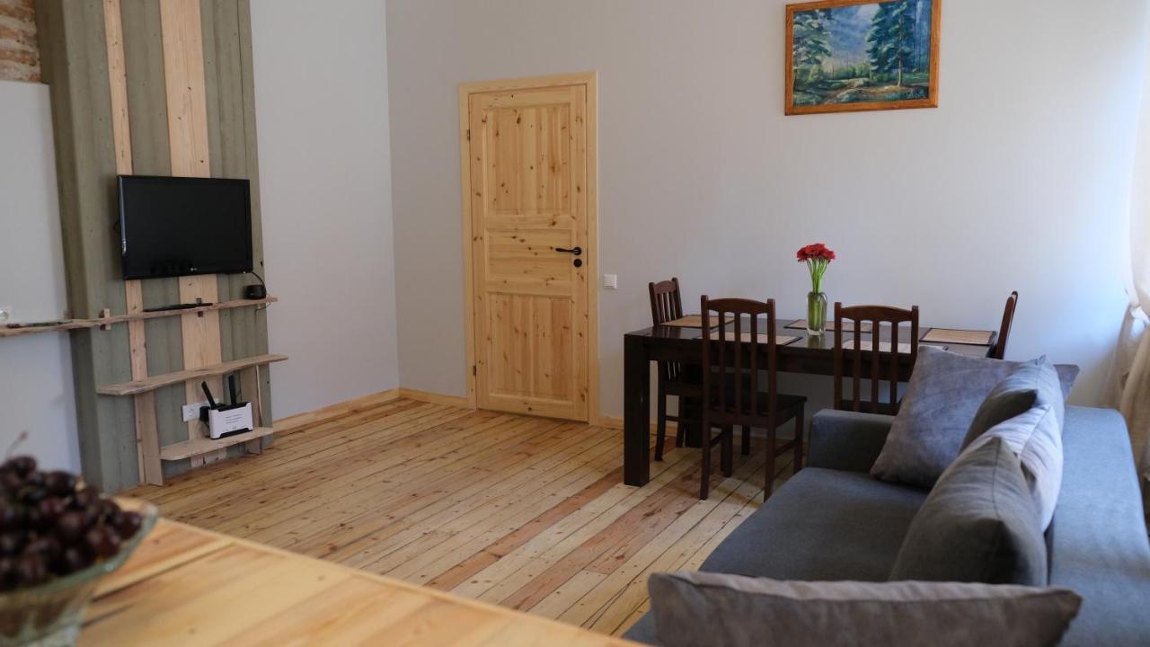 Historic Apartment With Wooden Floors In The Hearth Of Old-Town Ρίγα Εξωτερικό φωτογραφία